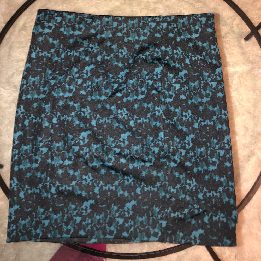H&M Black and Emerald Green Pencil Skirt